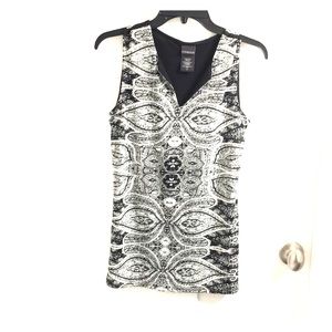 Covington sleeveless black and white blouse